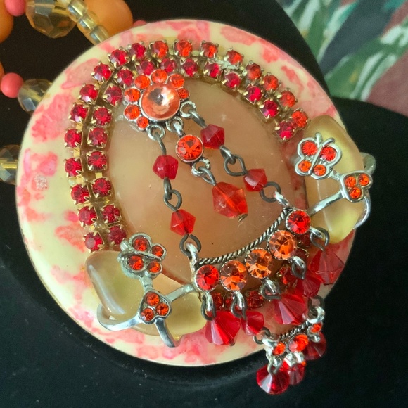 HANDMADE VINTAGE HYACINTH SWAROVSKI CRYSTAL/STONE PENDANT STATEMENT NECKLACE - Picture 5 of 12